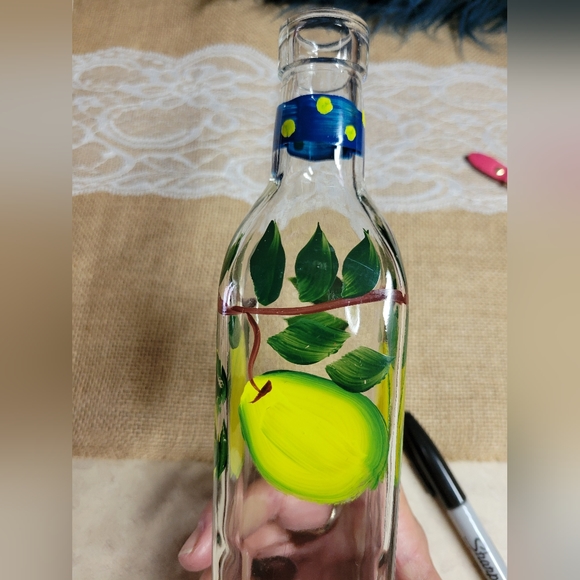 Vintage glass hand painted oil bottle great condition no chips no spout - Picture 6 of 8
